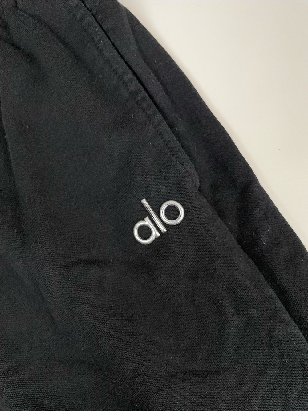 alo Yoga Accolade Jogger Sweatpants Black - Picture 11 of 14
